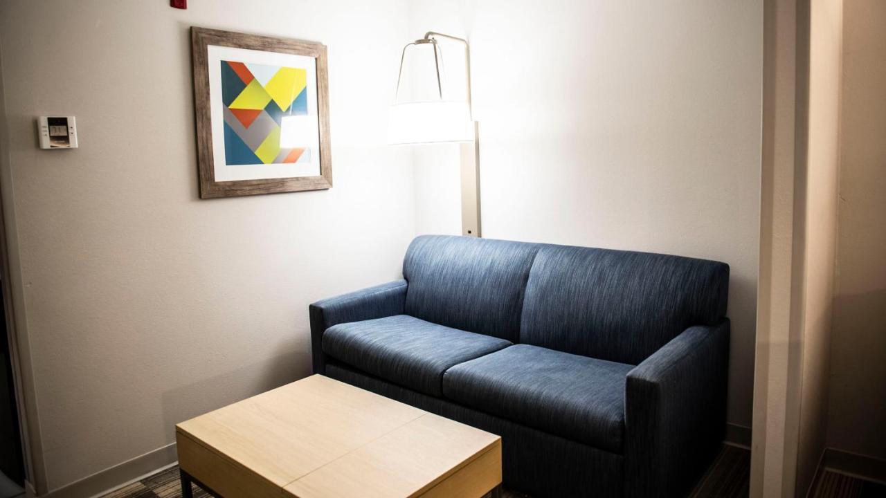 Holiday Inn Express Hotel & Suites Sedalia By Ihg חדר תמונה